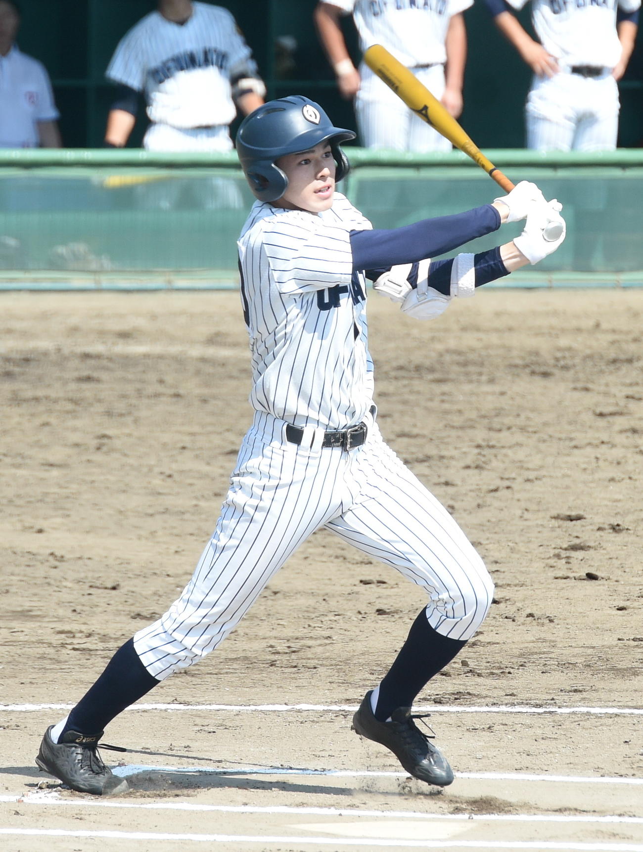 大船渡対西和賀　１回表大船渡無死、佐々木朗は初球を打って右翼線にファウル。その後四球で出塁するも１回は無得点（撮影・高橋洋平）