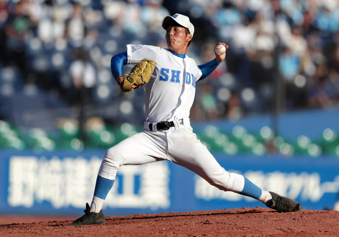 八千代松陰対我孫子東　先発で力投する八千代松陰・広瀬健裕（撮影・伊作将希）