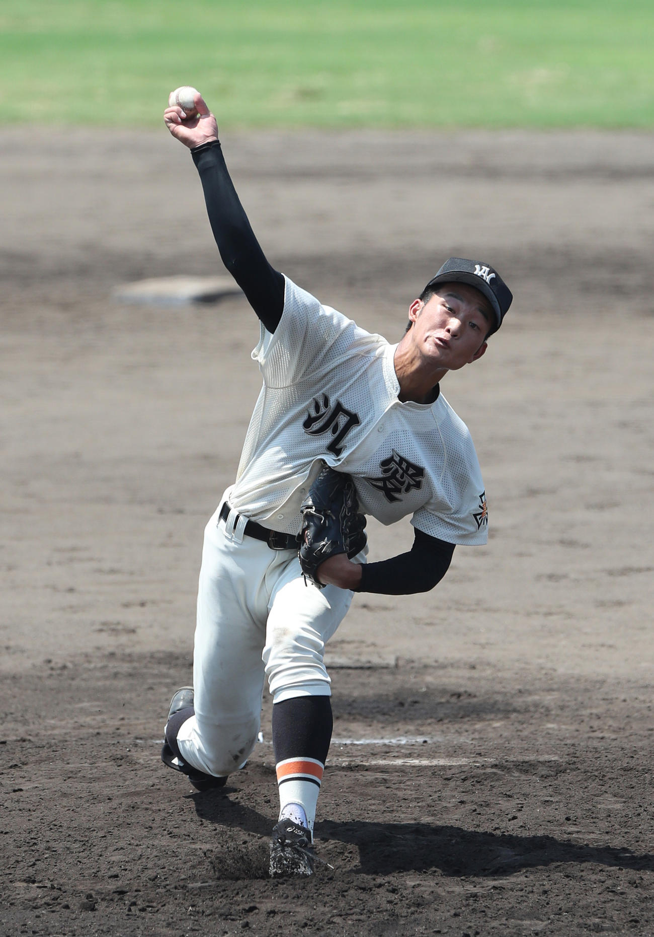 汎愛対関大一　６回裏から登板した汎愛２番手羽田野温生（撮影・白石智彦）