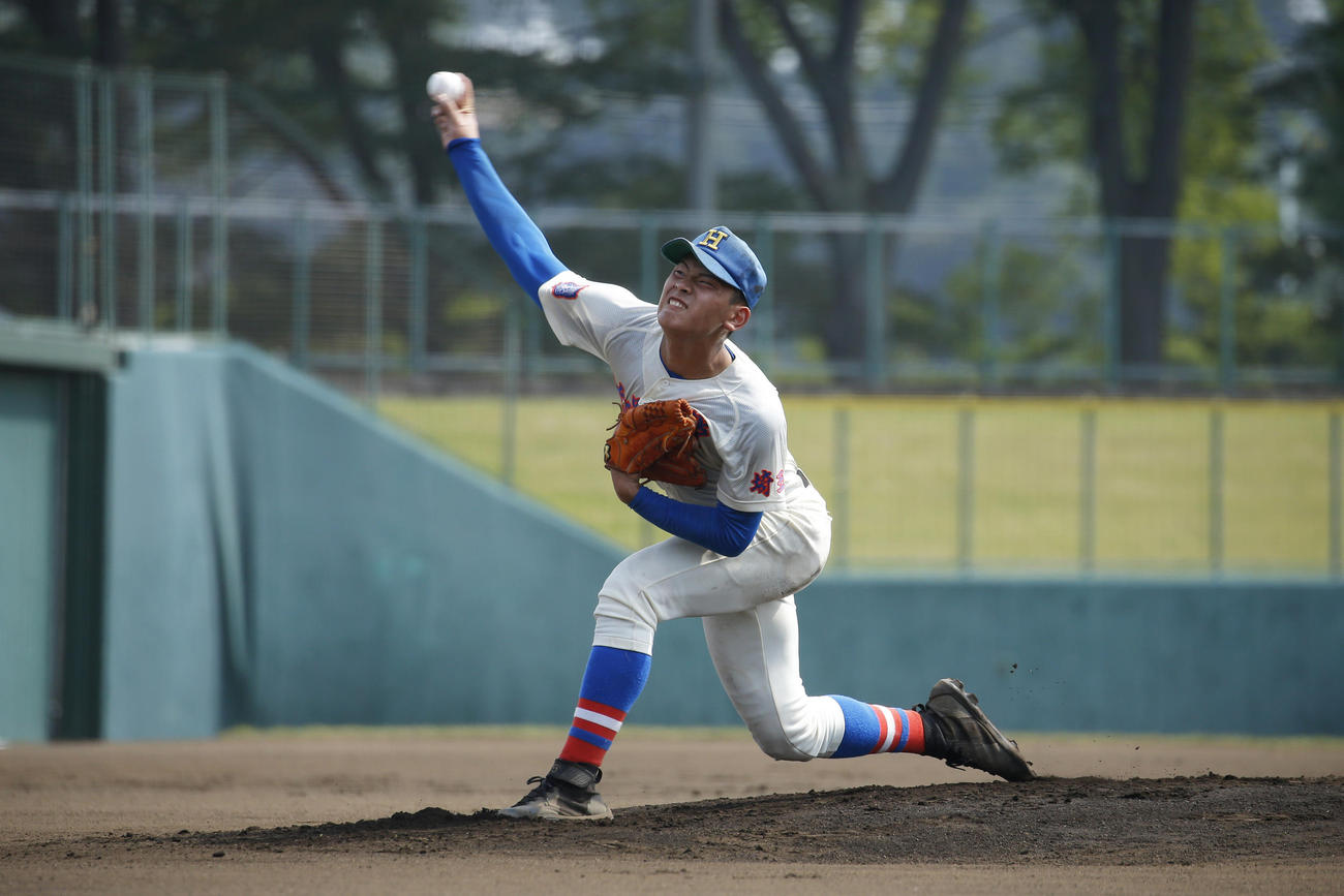 春日部東対花咲徳栄　先発登板する花咲徳栄 ・野村佑希（撮影・河田真司）
