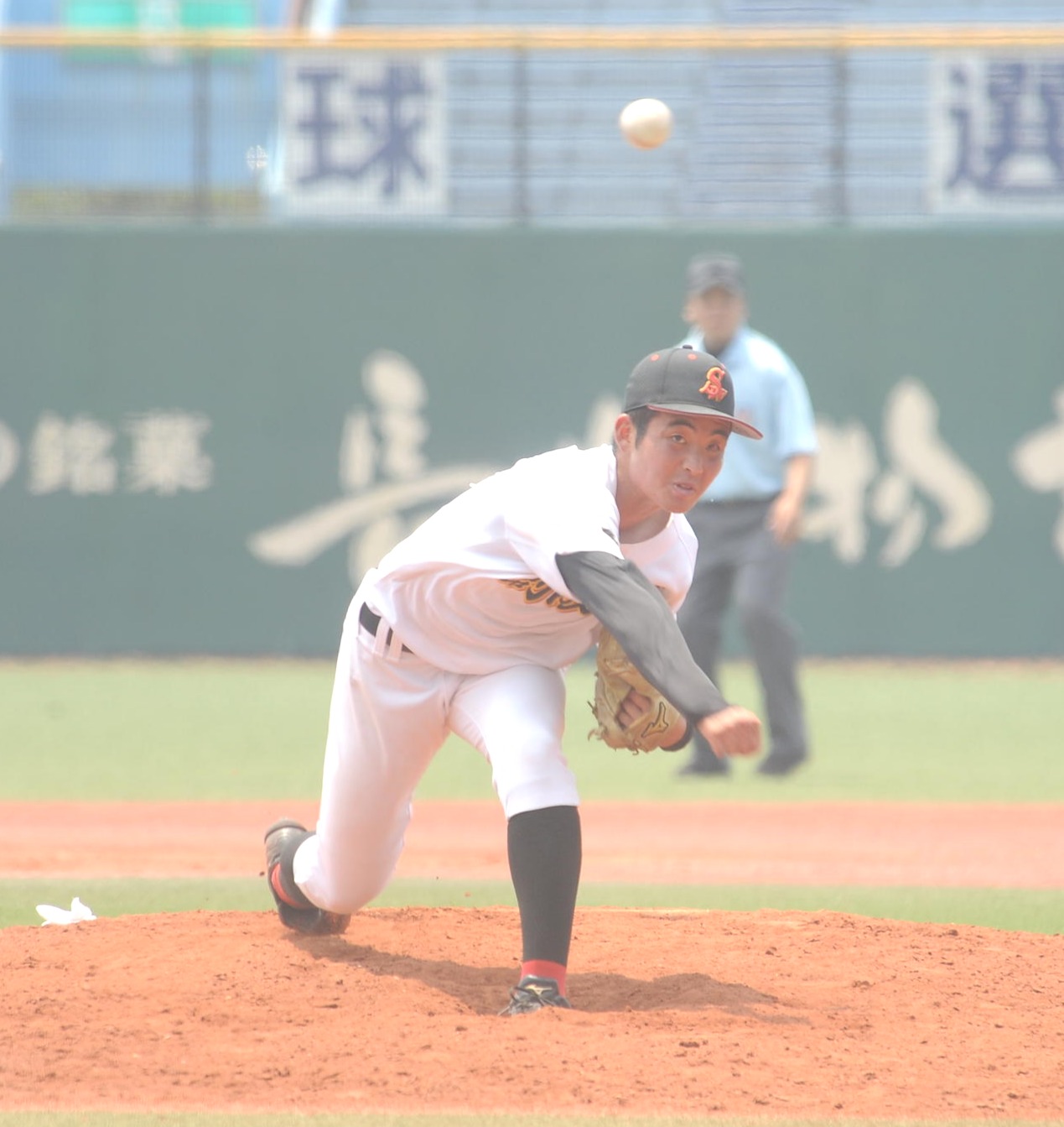 創成館対長崎日大　創成館２番手の戸田達也が５回を投げ１安打無失点に抑える（撮影・浦田由紀夫）