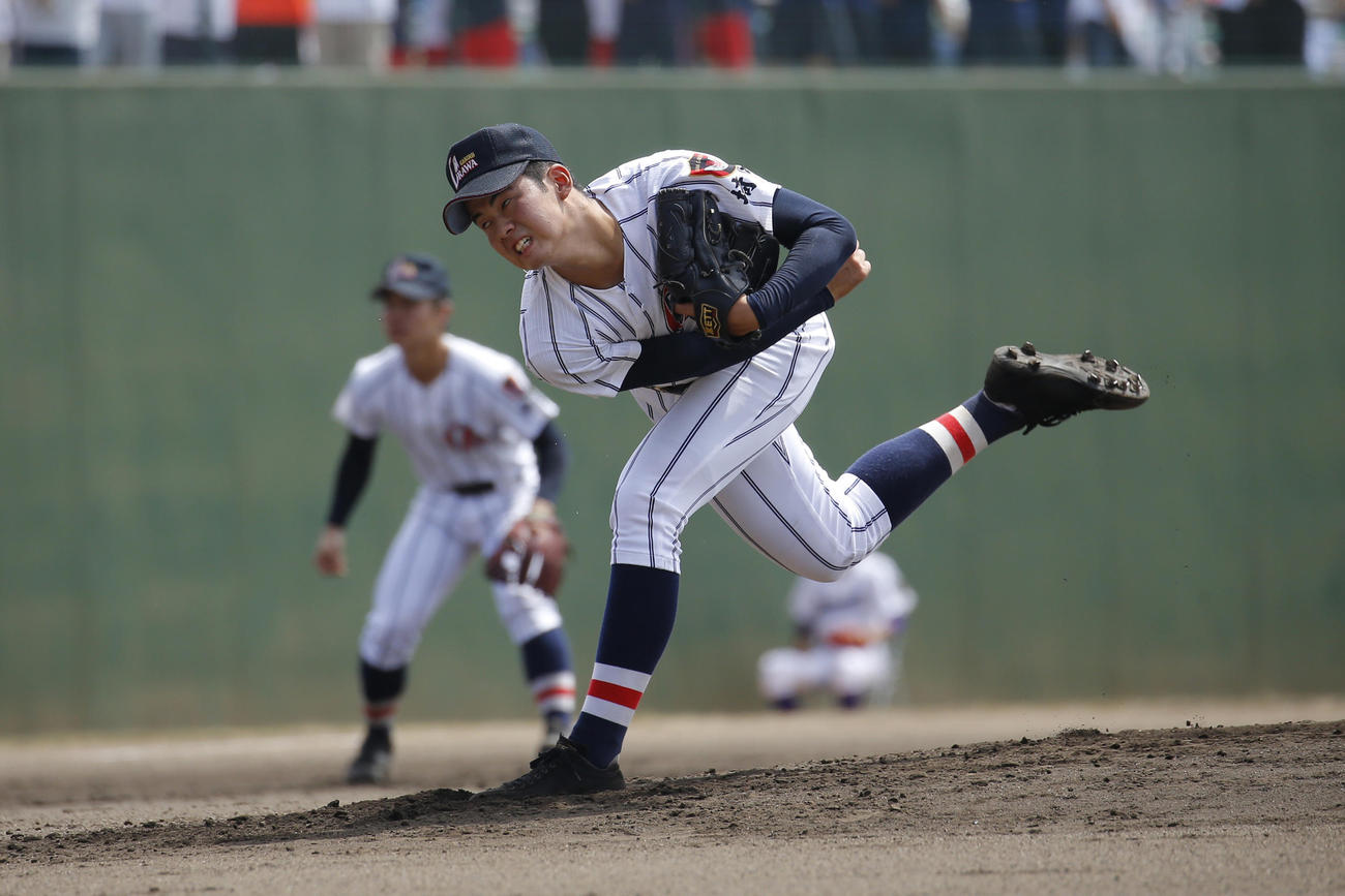 浦和学院対県川口　先発登板する浦和学院・渡邉勇太郎（撮影・河田真司）