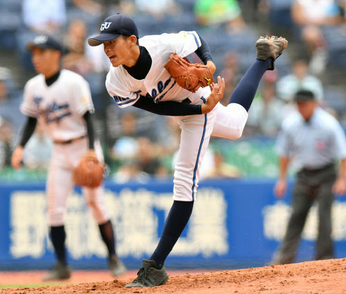 中央学院対東京学館浦安　東京学館浦安先発で力投する池田（撮影・滝沢徹郎）