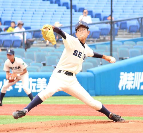 横浜対星槎国際湘南　今大会初先発した１年生の三浦投手（撮影・保坂恭子）