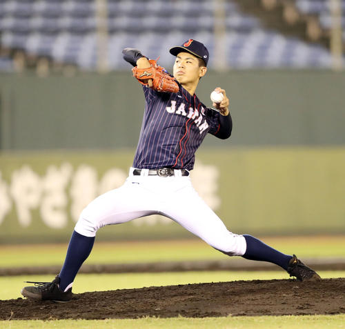 日本対スリランカ　4回から日本2番手で登板する山田（撮影・垰建太）