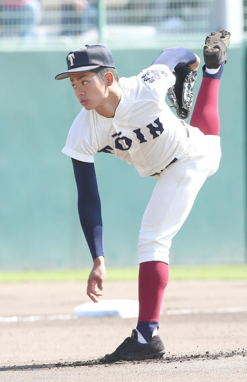 下関国際対大阪桐蔭　大阪桐蔭先発の根尾（撮影・上山淳一）