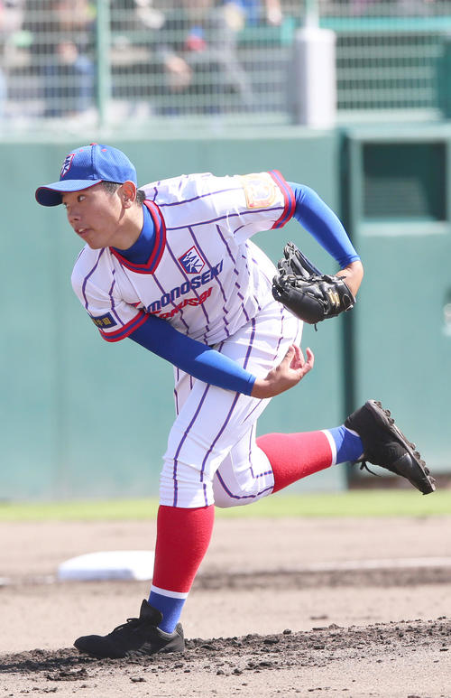 下関国際対大阪桐蔭　下関国際先発の鶴田（撮影・上山淳一）