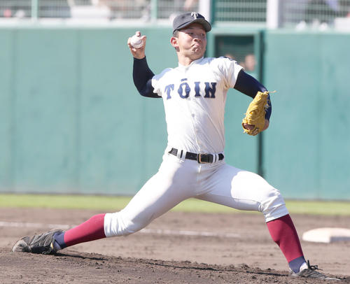 済美対大阪桐蔭　8回表、3番手で登板する柿木（撮影・上山淳一）