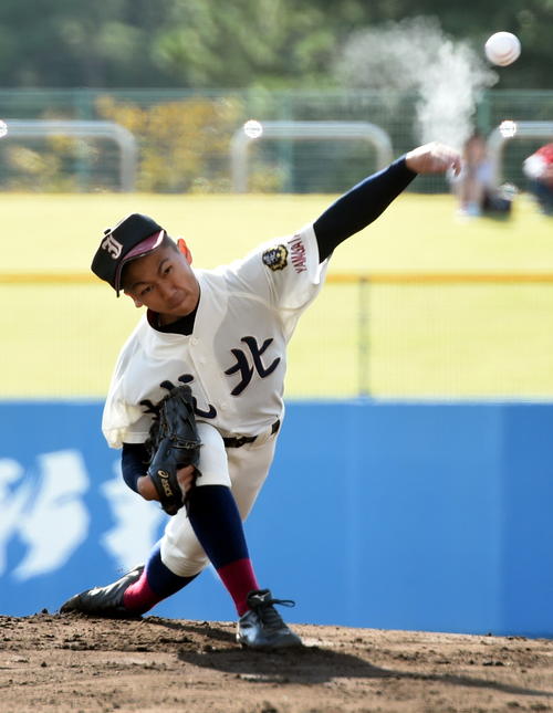 盛岡大付対山形城北　力投する山形城北・押切（撮影・高橋洋平）