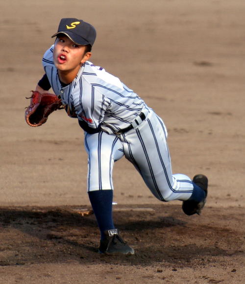 大崎中央対秋田修英　先発した秋田修英エース西岡（撮影・鎌田直秀）