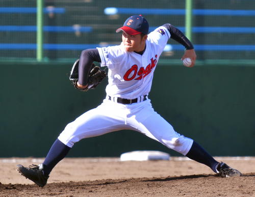 大崎中央対秋田修英　先発した大崎中央の斎藤（撮影・鎌田直秀）