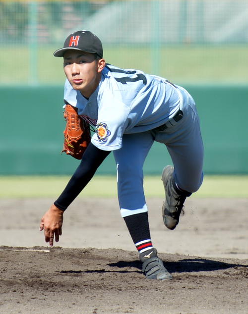 弘前東対古川　先発した弘前東の古川（撮影・鎌田直秀）