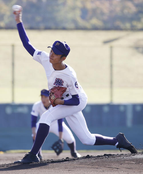 春日部共栄対藤代　先発登板する藤代・小島拓也（撮影・河田真司）