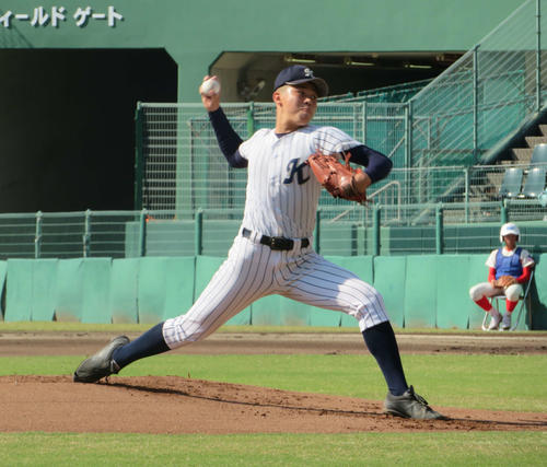 智弁和歌山対大阪偕星学園 大阪偕星学園の先発、福田慈己投手(撮影・磯綾乃)