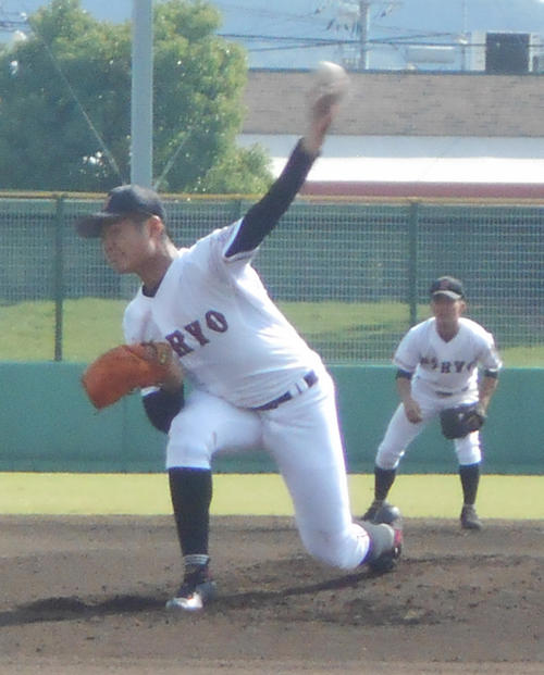 鳥取商対広陵 先発マウンドに上がった広陵・森(撮影・鶴屋健太)