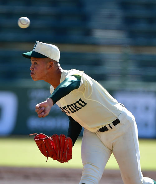 報徳学園対明石商　報徳学園先発林直人投手（撮影・清水貴仁）