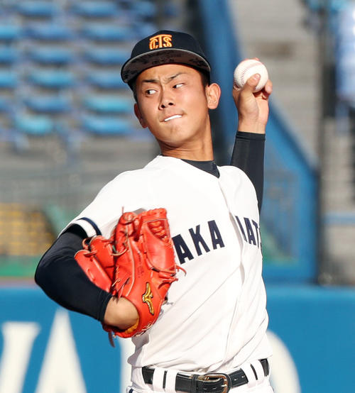 高松商対八戸学院光星　高松商先発の香川（撮影・垰建太）