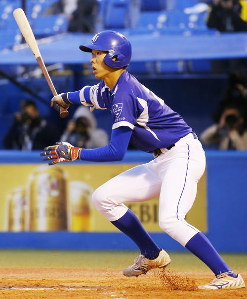 5回裏2死二、三塁、安藤は左前2点滴時打を放つ(撮影・河田真司)