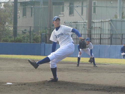 平塚学園 三浦大輔氏長男が完投 投げ方そっくり 高校野球 日刊スポーツ