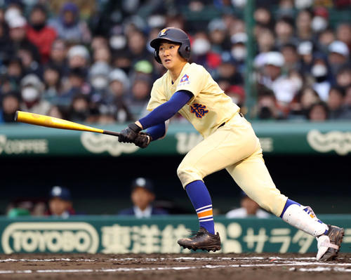星稜対履正社　7回表星稜2死三塁、左前適時打を放つ知田（撮影・前田充）
