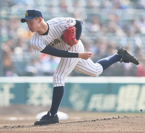 国士舘対明石商　明石商・先発の中森俊介（撮影・上山淳一）