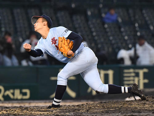 6回から登板した啓新の浦松巧（撮影・奥田泰也）