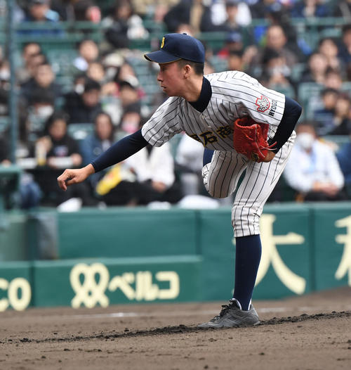 明石商対大分　明石商先発の宮口大輝（撮影・奥田泰也）