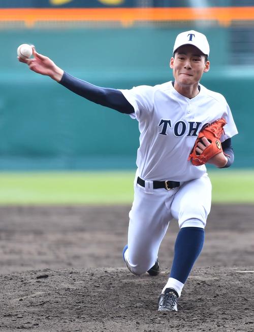 習志野対東邦　9回はサイドスローで投げる東邦エース石川（撮影・上田博志）