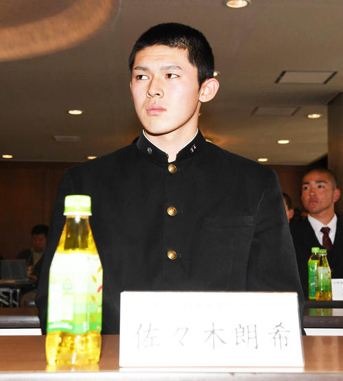 U18日本代表講習会を受ける大船渡・佐々木（撮影・奥田泰也）