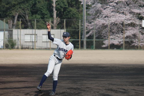 満開の桜を背に国内高校史上最速163キロを計測した大船渡・佐々木（撮影・金子真仁）