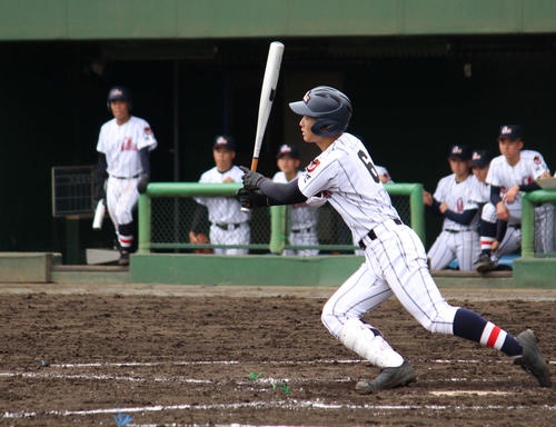 浦和学院はプロ注目・中前を中心に16安打20得点で大勝した（撮影・金子真仁）