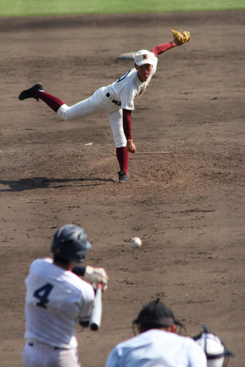 力投する高知・森木（撮影・柏原誠）＝2019年5月3日、松山坊っちゃんスタジアム