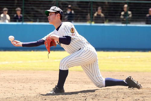 住田対大船渡　力投する大船渡2番手の柴田