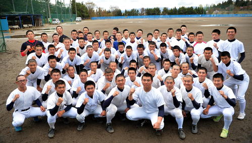 83年以来の甲子園出場に向け、春の県大会制覇を狙う黒沢尻工の選手たち（撮影・鎌田直秀）