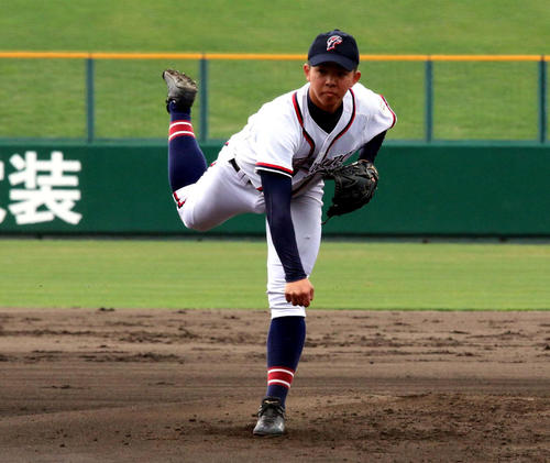 留萌対富良野　初先発初完投で初戦突破に貢献した富良野の当瀬投手（撮影・永野高輔）