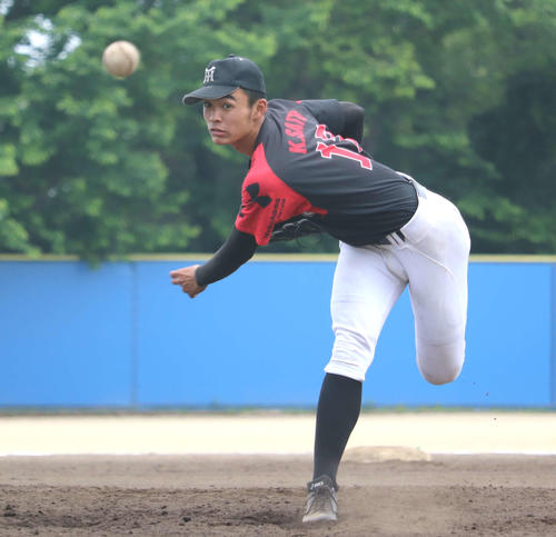 横浜隼人のプロ注目大型左腕・佐藤一磨（撮影・金子真仁）