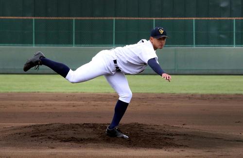札幌大谷対札幌光星　昨年11月の明治神宮大会以来6カ月ぶりに公式戦に登板し、1回 1／3 無失点だった札幌大谷のエース西原（撮影・永野高輔）