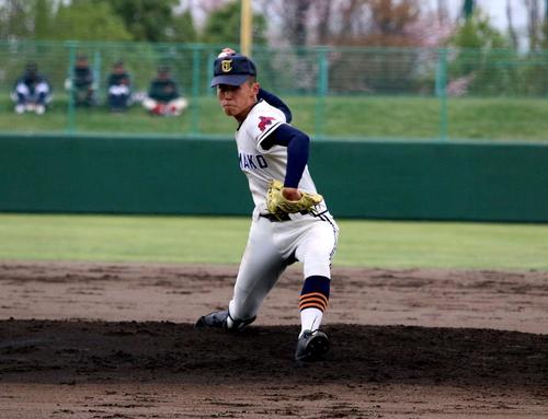 北海道栄対苫小牧工　9回7安打2失点で完投勝利した苫小牧工の松本（撮影・永野高輔）