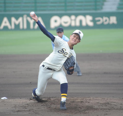 高校野球　福岡県招待試合　真颯館対創志学園　創志学園の西純矢投手が先発5回を3安打無失点に抑える好投を見せた（撮影・浦田由紀夫）