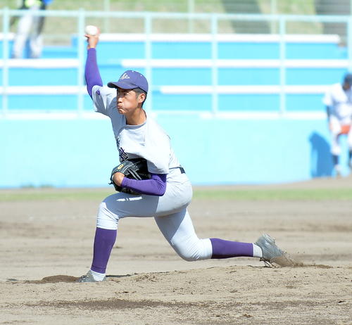一関一対花巻東　5回完全で勝利を導いた花巻東・西舘（撮影・鎌田直秀）