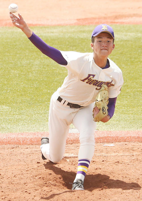 力投する古川学園・佐々木（撮影・野上伸悟）
