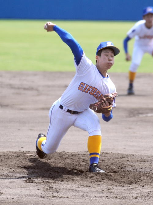県岐阜商の先発・田中