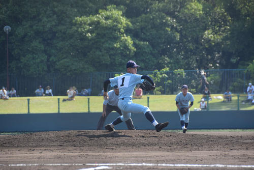 7回途中から登板した近江・林優樹投手（撮影・望月千草）