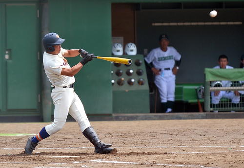 盛岡大付対専大北上　2回表盛岡大付無死二塁、左越え適時二塁打を放つ小川（撮影・鎌田直秀）