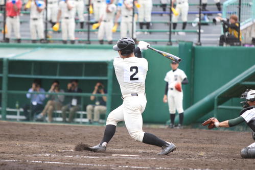 駒大苫小牧対小樽双葉　決勝本塁打を放つ活躍を見せた駒大苫小牧の竹中（撮影・西塚祐司）
