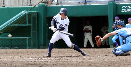 札幌第一対滝川西　決勝打を含む2安打1打点と勝利に貢献した札幌第一の宮野（撮影・永野高輔）