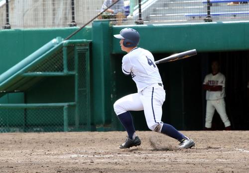 札幌第一対滝川西　決勝打を含む2安打1打点と勝利に貢献した札幌第一の宮野（撮影・永野高輔）