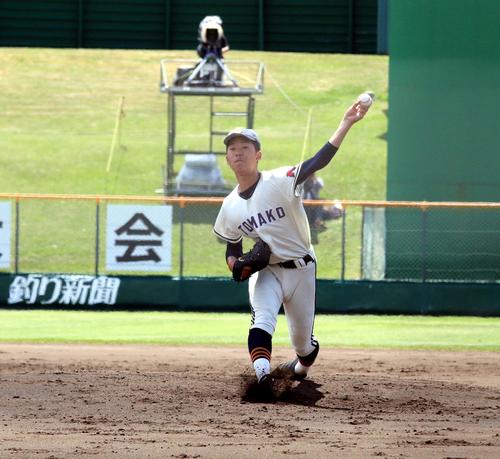 札幌国際情報対苫小牧工　先発し8回2失点と好投した苫小牧工の村上投手（撮影・永野高輔）