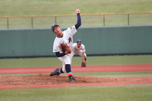福井工大福井先発の高木（撮影・柏原誠）