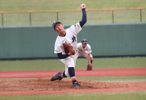 福井工大福井先発の高木（撮影・柏原誠）